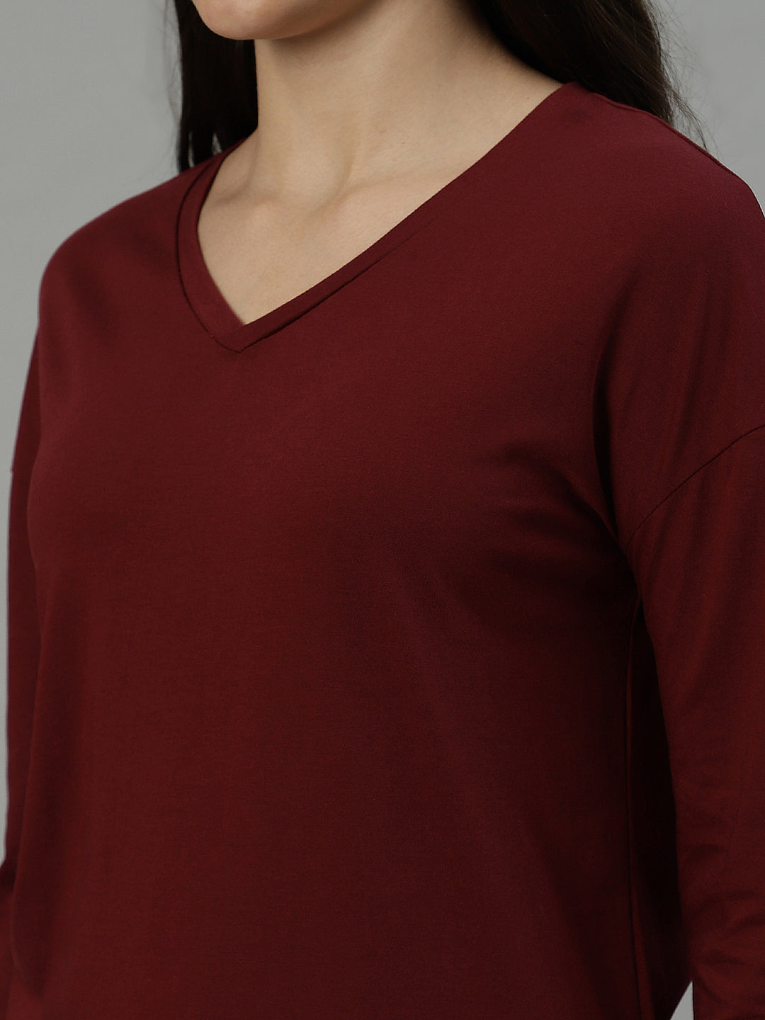 UnaOne Maroon V-Neck Drop-Shoulder Sleeves Pure Cotton T-shirt for Women