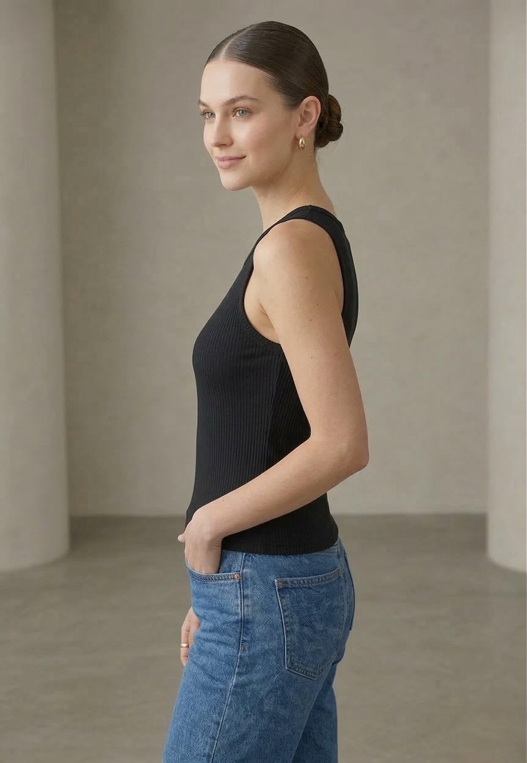Ribbed Knit Tank Top – Black